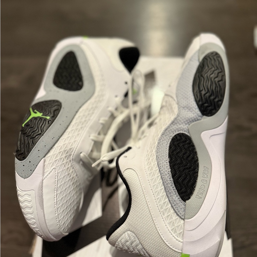 Men’s Jordan Tatum 2 Athletic Shoes White And Black